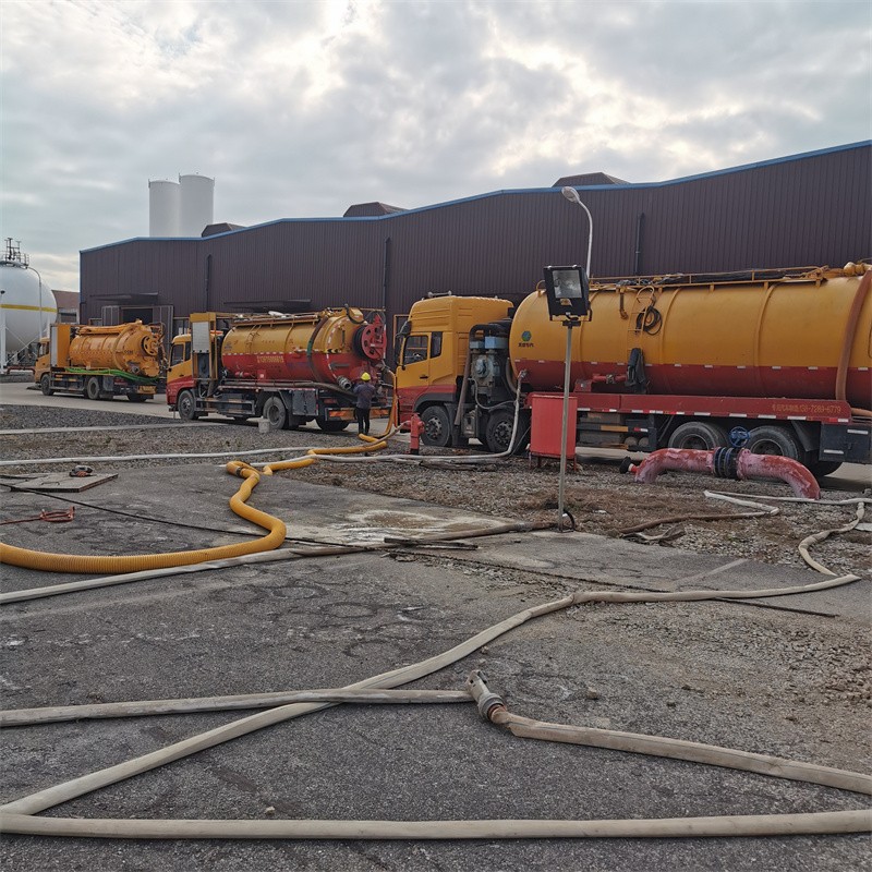 米林污水池清理