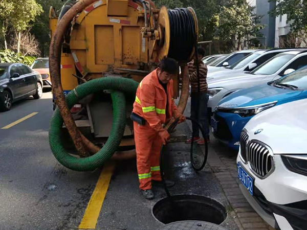 米林排污管道清淤